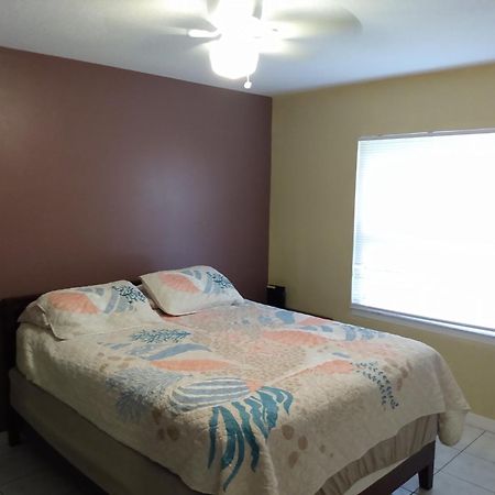 Poolhouse Villa Tampa Bagian luar foto